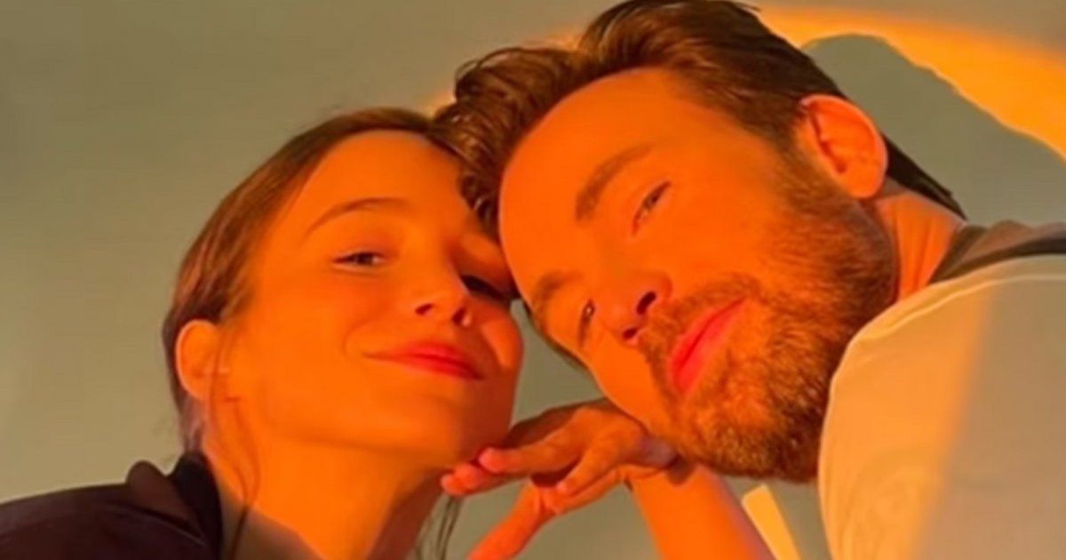 شاهد .. كريس إيفانز يتحدث للمرة الأولى عن زوجته ألبا بابتيستا وإليكم التفاصيل