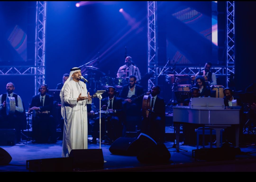 حسين الجسمي يفتتح الموسم بحفل مُبهر بمقاييس عالمية في منارة الفنون أبوظبي