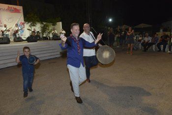 شاهد .. بالصور - نقولا الأسطا يحيي حفلاً غنائياً في النقاش وضبيه في أجواء من الحماس