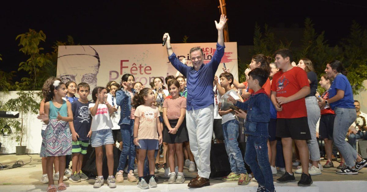 شاهد .. بالصور - نقولا الأسطا يحيي حفلاً غنائياً في النقاش وضبيه في أجواء من الحماس