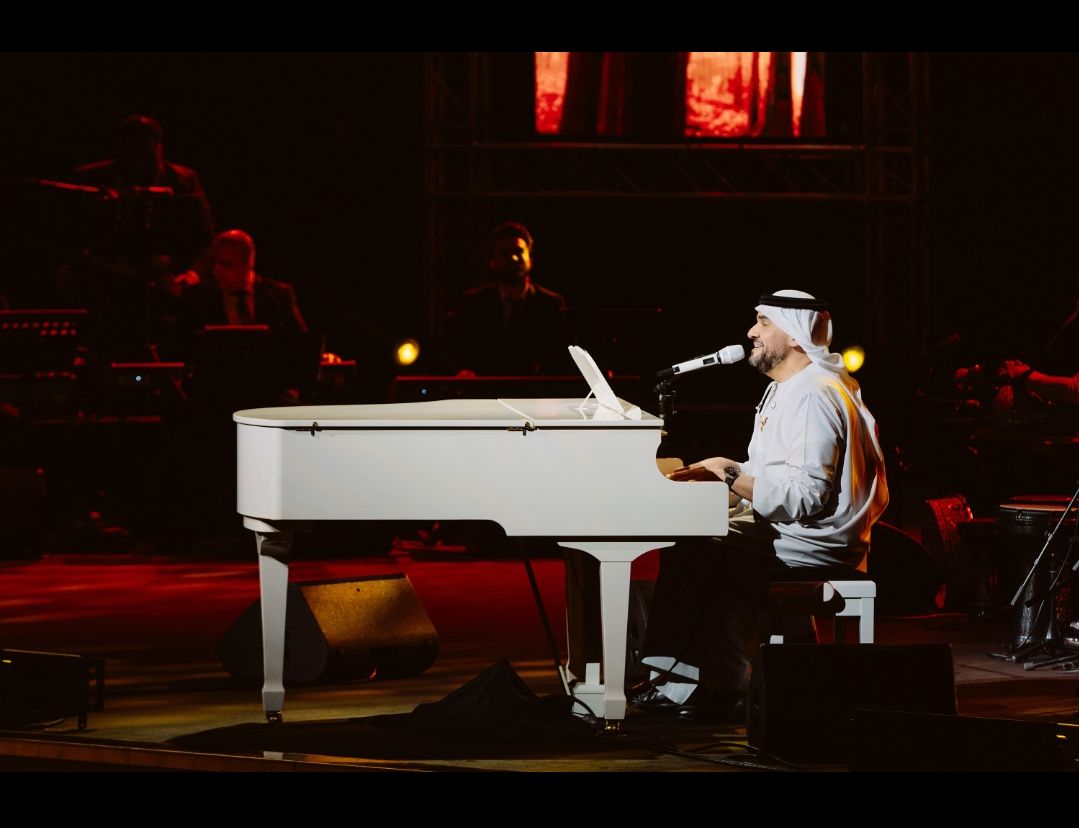 حسين الجسمي يفتتح الموسم بحفل مُبهر بمقاييس عالمية في منارة الفنون أبوظبي