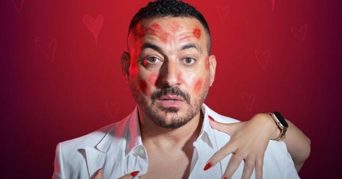 شاهد .. قبلات كثيرة على وجه دياب .. ويقول : " هروني بوس "