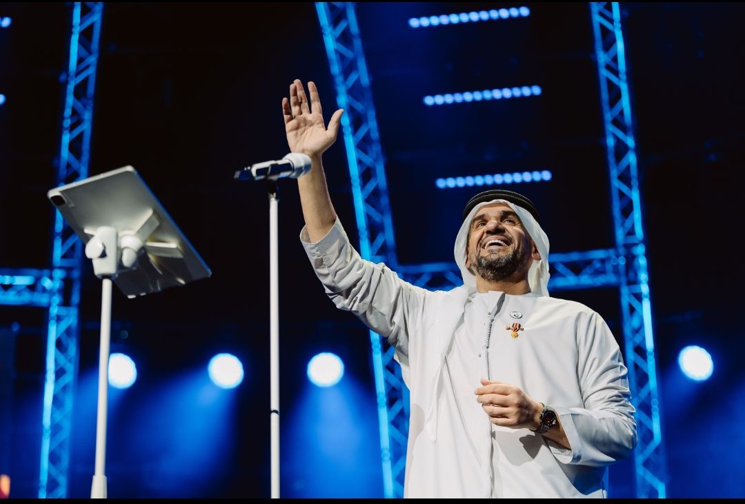 حسين الجسمي يفتتح الموسم بحفل مُبهر بمقاييس عالمية في منارة الفنون أبوظبي