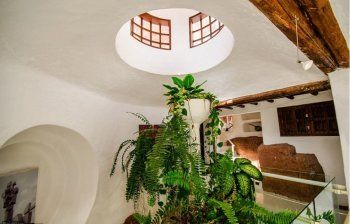 شاهد .. جولة في قصر عمر الشريف الخيالي.. خسره في لعبة قمار وتصميم من عالم آخر