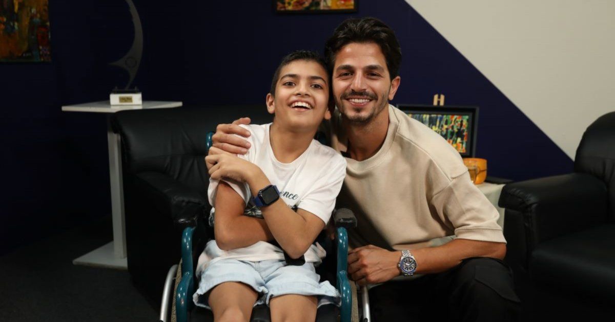 شاهد .. خاص بالفيديو - عباس جعفر يحقق حلم الطفل إيليا ويتحدث عن الحب في حياته وماذا سيفعل في بعلبك؟