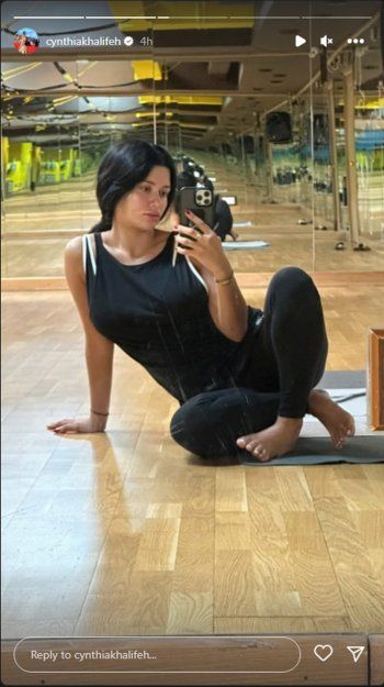 شاهد .. بالصورة - بلوك رياضي.. سينتيا خليفة تستعرض رشاقتها من داخل الجيم