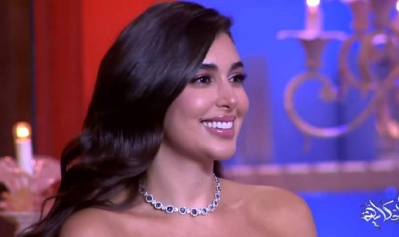 ياسمين صبري : لو قاعدة مع صديقتي وجوزها دخل بمشي