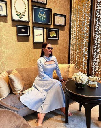 شاهد .. بالصورة- بفستان أزرق رائع..روان بن حسين تشبه نفسها بالأميرات