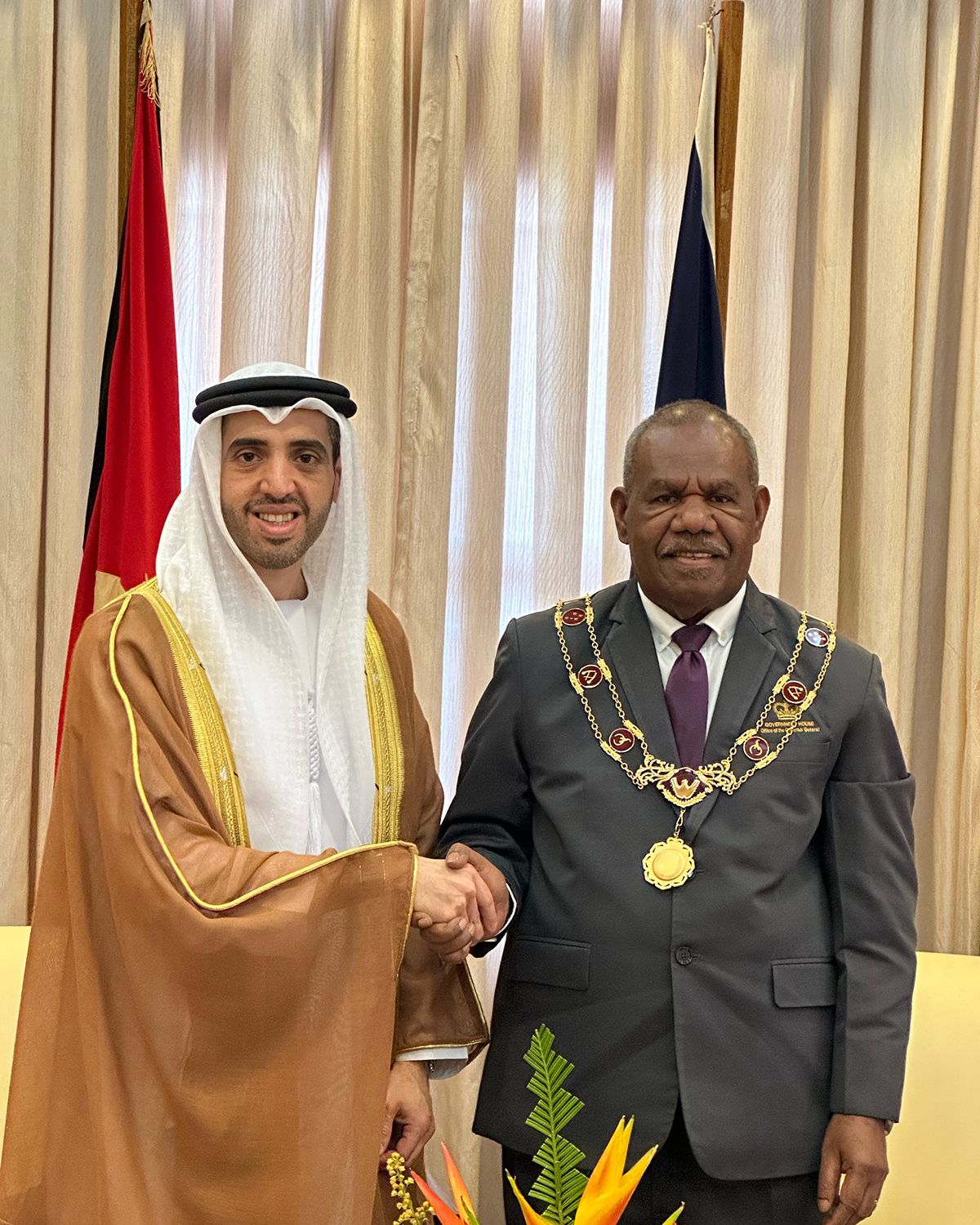 سفير الإمارات غير المقيم يقدم أوراق اعتماده إلى حاكم عام بابوا غينيا الجديدة