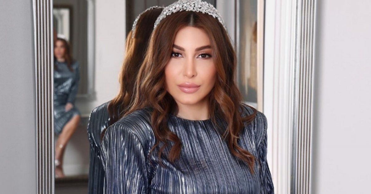 شاهد .. بالصور- بفستان أحمر..يارا تروق "المزاج" بفنجان قهوة