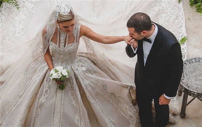 أخبار مصر | أغرب زفة عريس وعروسة في مصر.. سايقين سكوتر كهربائي وتصدروا التريند