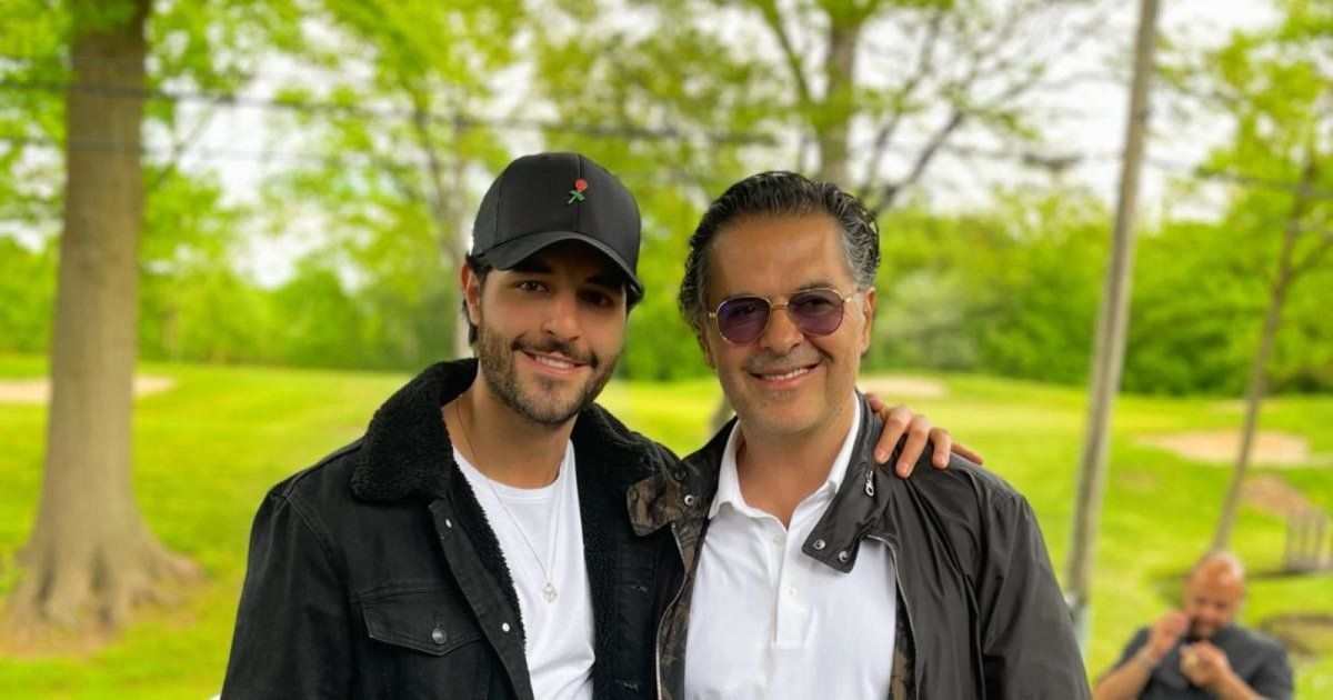 شاهد .. إبن راغب علامة بقميص شفاف وخلخال بقدمه والجمهور يعلق - بالصور