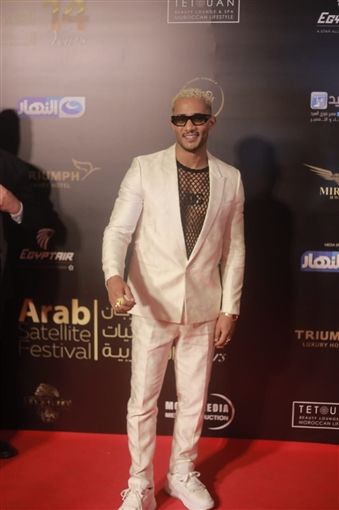 محمد رمضان سحب التريند من البنات : بيحب يلبس شفاف