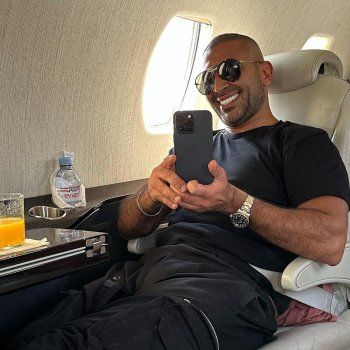 شاهد .. أحمد سعد بصور من داخل طيارته الخاصة والجمهور يقارنها بطيارة محمد رمضان