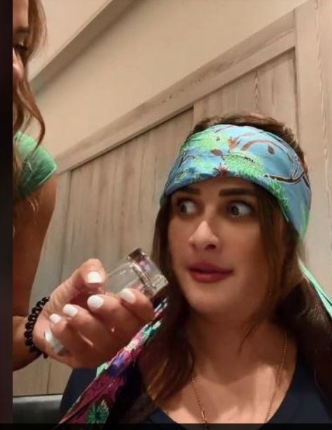 ياسمين عبد العزيز رجعت تشتغل في الهبل تاني : الجد مبيأكلش عيش – شاهد