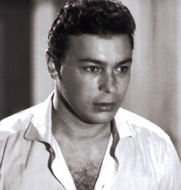 شاهد .. أحمد رمزي ربطته صداقة بممثل كبير.. ودخل السينما عن طريق الصدفة