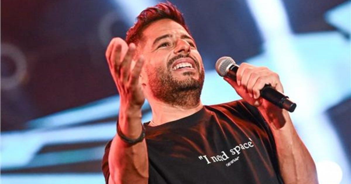 شاهد .. بأجواء رائعة .. محمد حماقي يختتم حفلات موسم الصيف بالإسكندرية