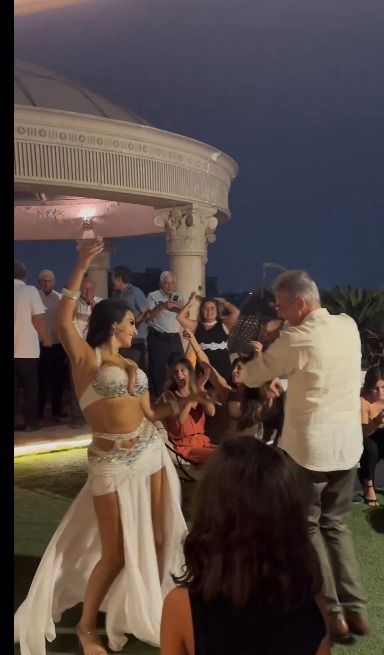 محمود حميدة خربها رقص مع الراقصة أميرة حداد : مش عيب ياجدو