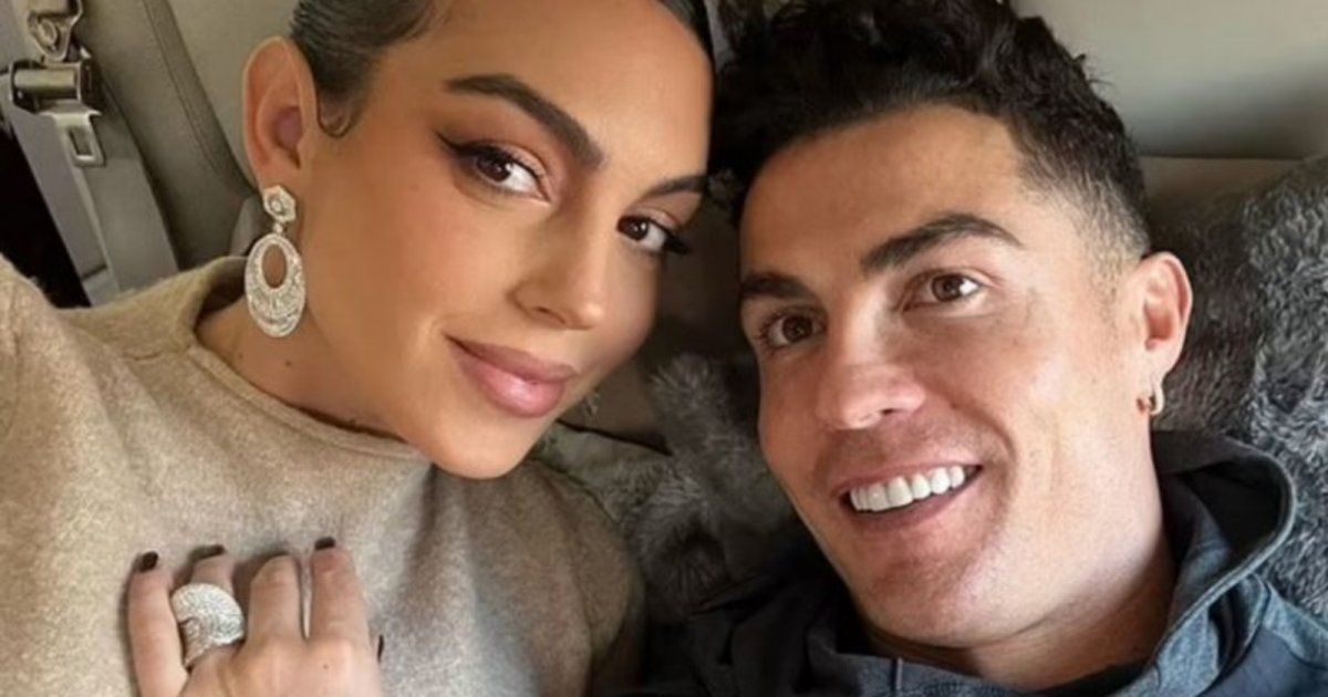 شاهد .. لقطات شديدة الرومانسية بين كريستيانو رونالدو وجورجينا رودريغيز .. بالصور