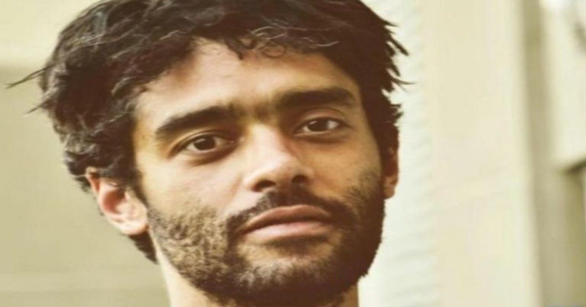 شاهد .. والدة أحمد سامي العدل تنهار في صلاة الجنازة