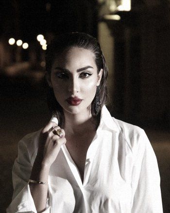 شاهد .. بالصور-بفستان أبيض مكشوف الظهر..نور الغندور بأناقة لا توصف