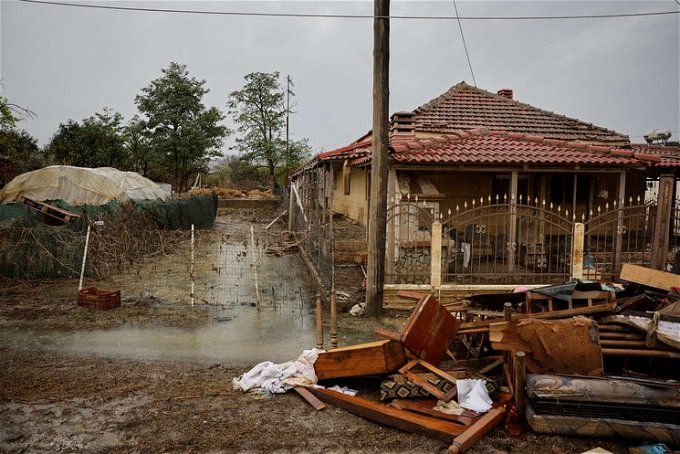 عاصفة إلياس وتأثيرها على الدراسة