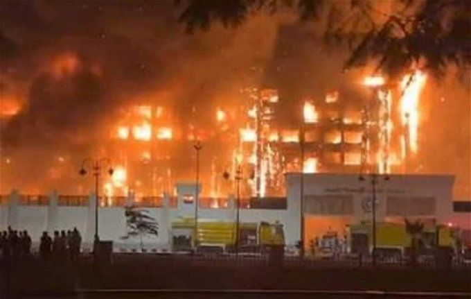 أخبار مصر | حريق مديرية أمن الإسماعيلية.. شاهدوا انهيار الواجهة وسقوط مصابين