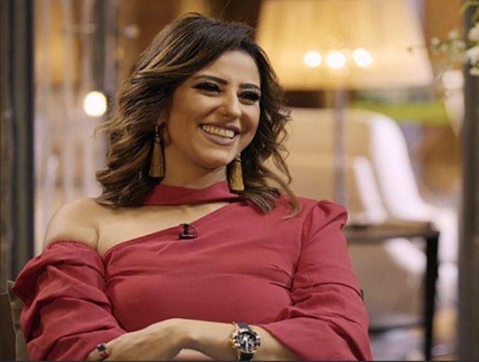 من مهرجان اسكندرية .. حنان مطاوع بفستان أحمر أخر شياكة – شاهد