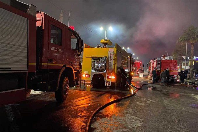 أخبار مصر | حريق مديرية أمن الإسماعيلية.. شاهدوا انهيار الواجهة وسقوط مصابين