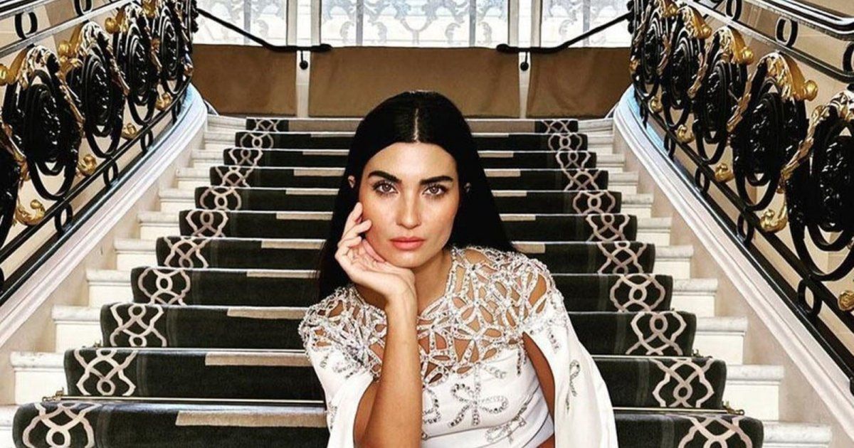 شاهد .. بالصور- توبا بويوكستون تكشف قصتها مع فالنتينو