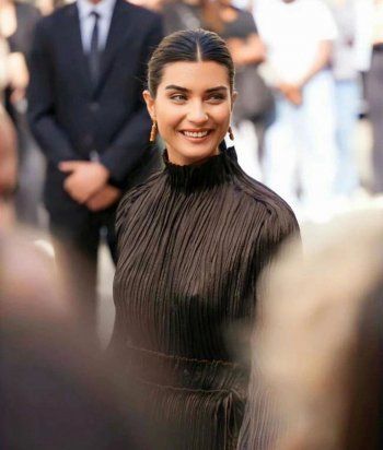 شاهد .. بالصور- توبا بويوكستون تكشف قصتها مع فالنتينو