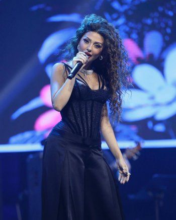 شاهد .. بالصور- بحفل ضخم ..ميريام فارس تشعل أجواء دبي بحضور جماهيري كبير