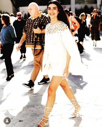 شاهد .. بالصور- توبا بويوكستون تكشف قصتها مع فالنتينو