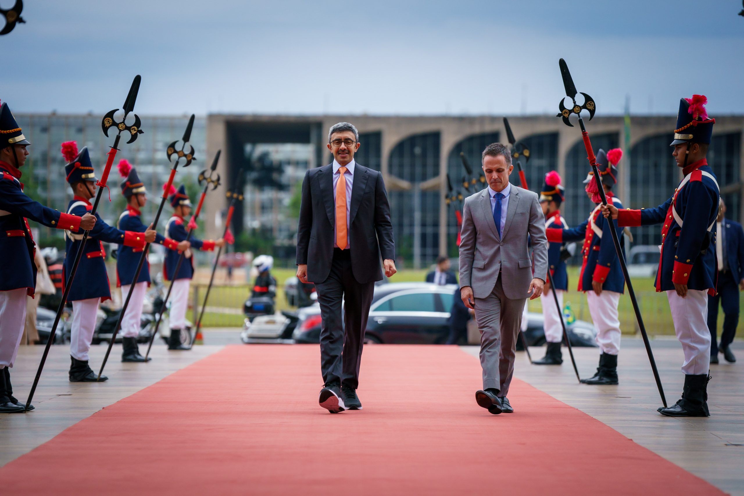 عبدالله بن زايد يلتقي وزير خارجية البرازيل