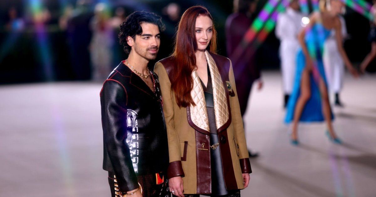 شاهد .. جو جوناس يربح جلسة الاستماع وصوفي تيرنر لم تكن حاضرة في قاعة المحكمة