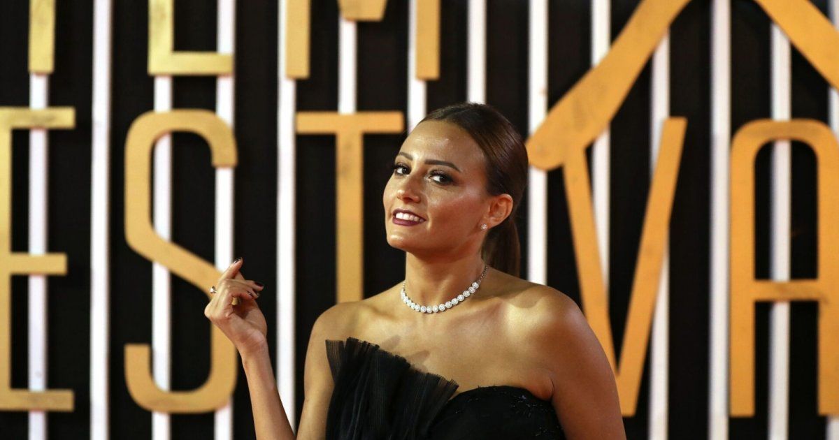 شاهد .. بشرى ترقص على طريقة شاكيرا في أحدث ظهور .. والجمهور " يا ريتها ما ظهرت "