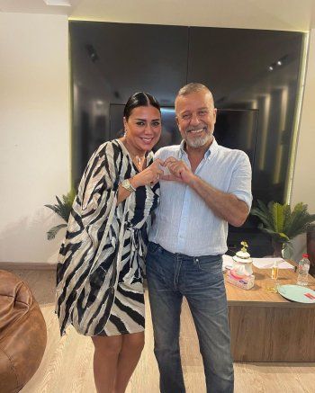 شاهد .. بالصور- رانيا يوسف تشعل حماس الجمهور لعملها القادم مع شريف منير