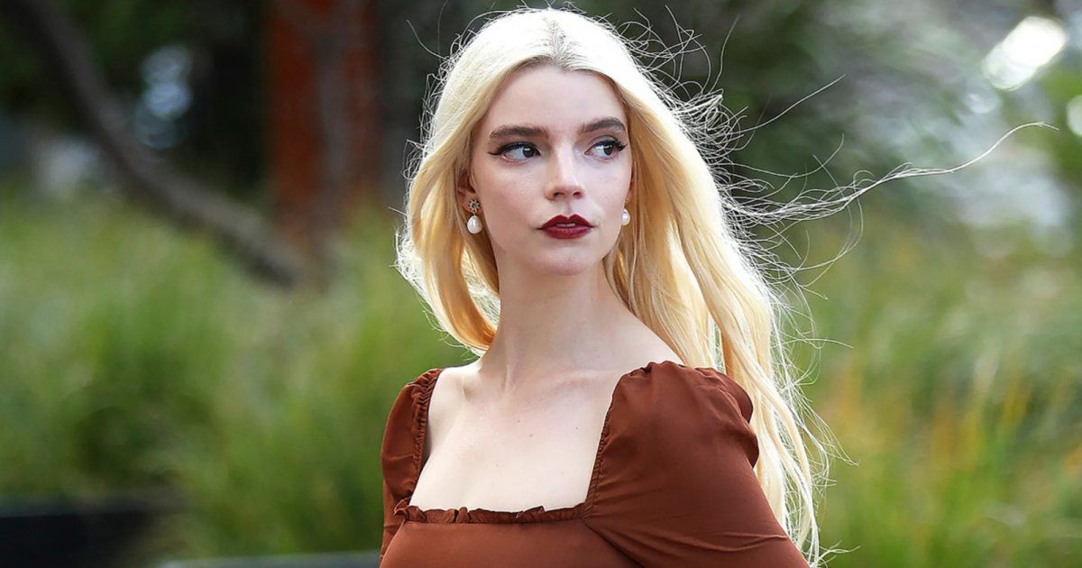 شاهد .. بالصورة - أنيا تايلور جوي تختار فستان غريب لعرسها من تصميم من كريستيان ديور