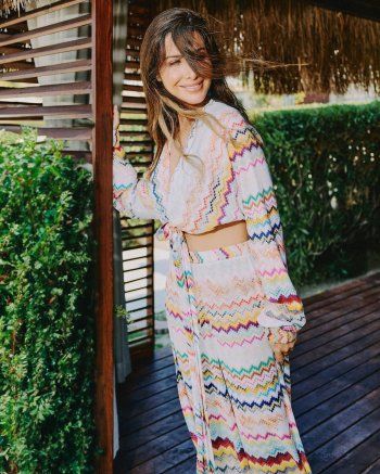 شاهد .. نانسي عجرم بـ كروب توب وبنطلون مفتوح من الجانبين وهذا سعرهما