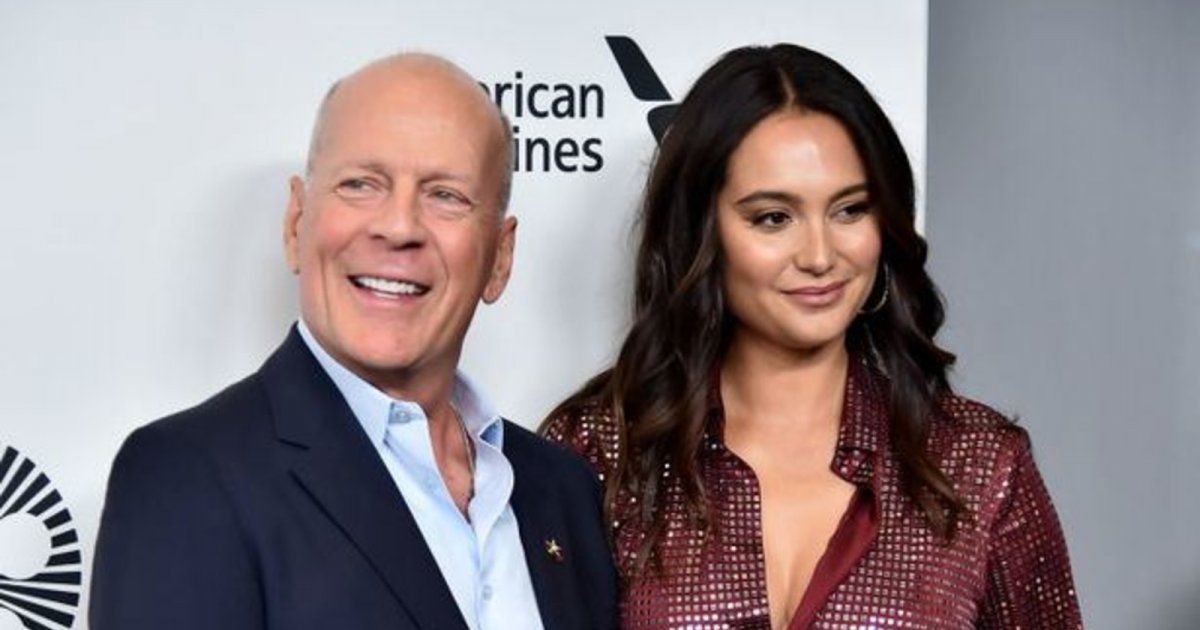 شاهد .. زوجة بروس ويليس تتحدث بحزن عن رحلة معاناته مع الخرف