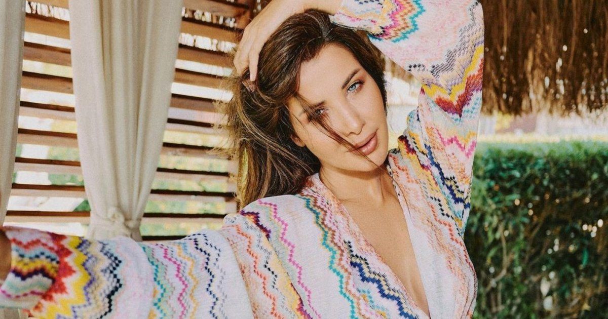 شاهد .. نانسي عجرم بـ كروب توب وبنطلون مفتوح من الجانبين وهذا سعرهما