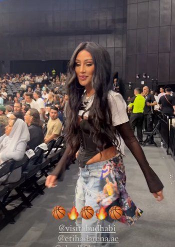 شاهد .. بالصور - مايا دياب تغير لون شعرها وتستعرض رشاقتها بهذه الإطلالة