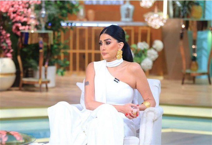 غادة عبد الرازق تكشف أسرار صادمة من حياتها: اتجوزت عشان اتحرر من القيود