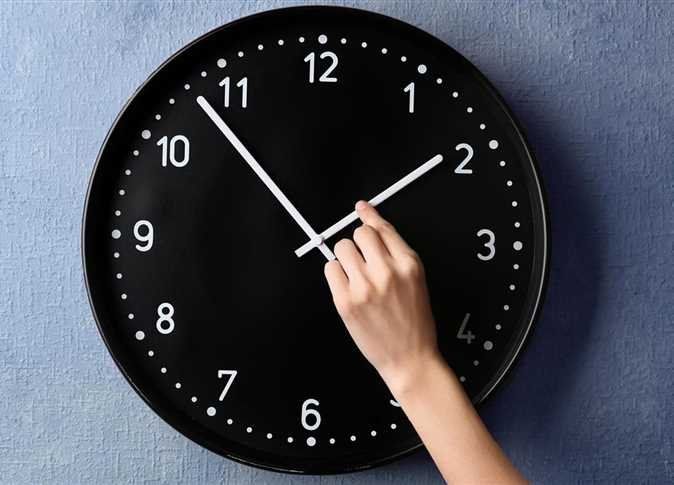 أخبار مصر | موعد تطبيق التوقيت الشتوي في مصر رسمياً..الحق غير ساعتك؟