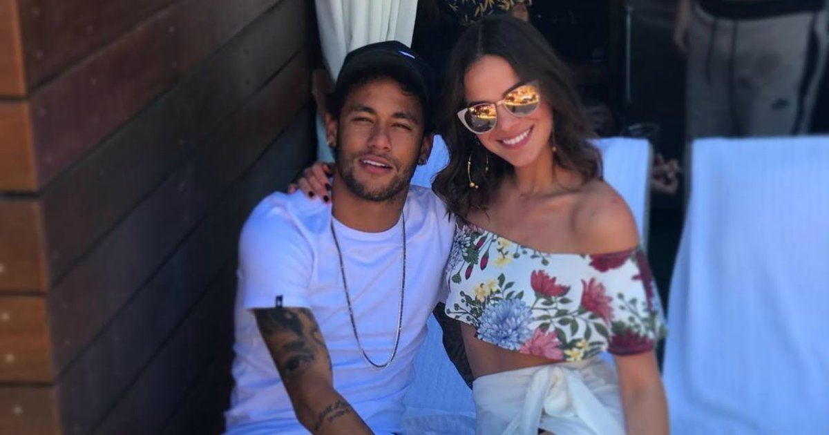 شاهد .. نيمار وبرونا بيانكاردي يستقبلان طفلتهما الاولى معاً وهذا الاسم الذي أطلقاه عليها