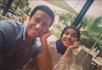 شاهد .. بالصورة- في عيد زواجهما الـ 13.. سامح حسين يشكر زوجته وهذا ما قاله