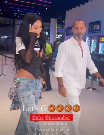 شاهد .. بالصور - مايا دياب تغير لون شعرها وتستعرض رشاقتها بهذه الإطلالة