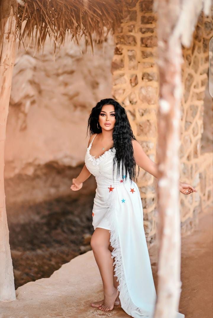 شاهيناز تتألق في أحدث جلسة تصوير دعمًا للسياحة – فيديو وصور