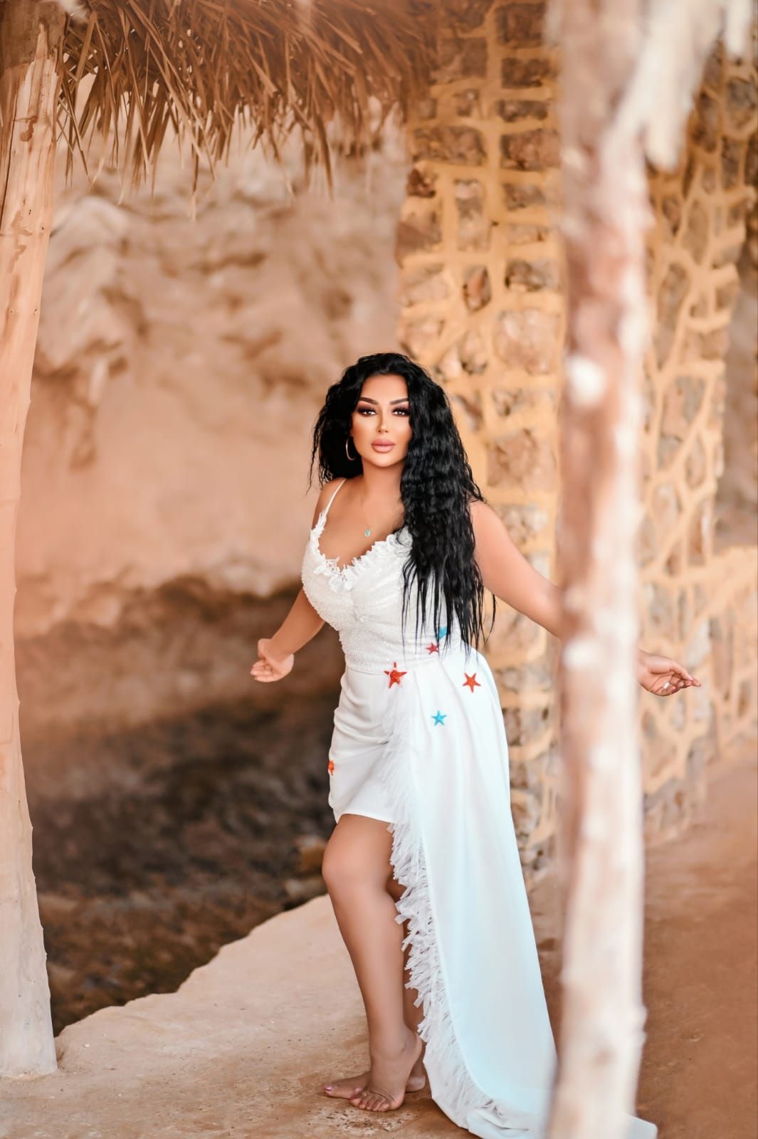 شاهيناز تتألق في أحدث جلسة تصوير دعمًا للسياحة – فيديو وصور