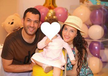 شاهد .. مراد يلدريم وإيمان الباني يحتفلان بعيد ميلاد ابنتهما .. وهل كشفا عن وجهها لأول مرة؟ - بالصور